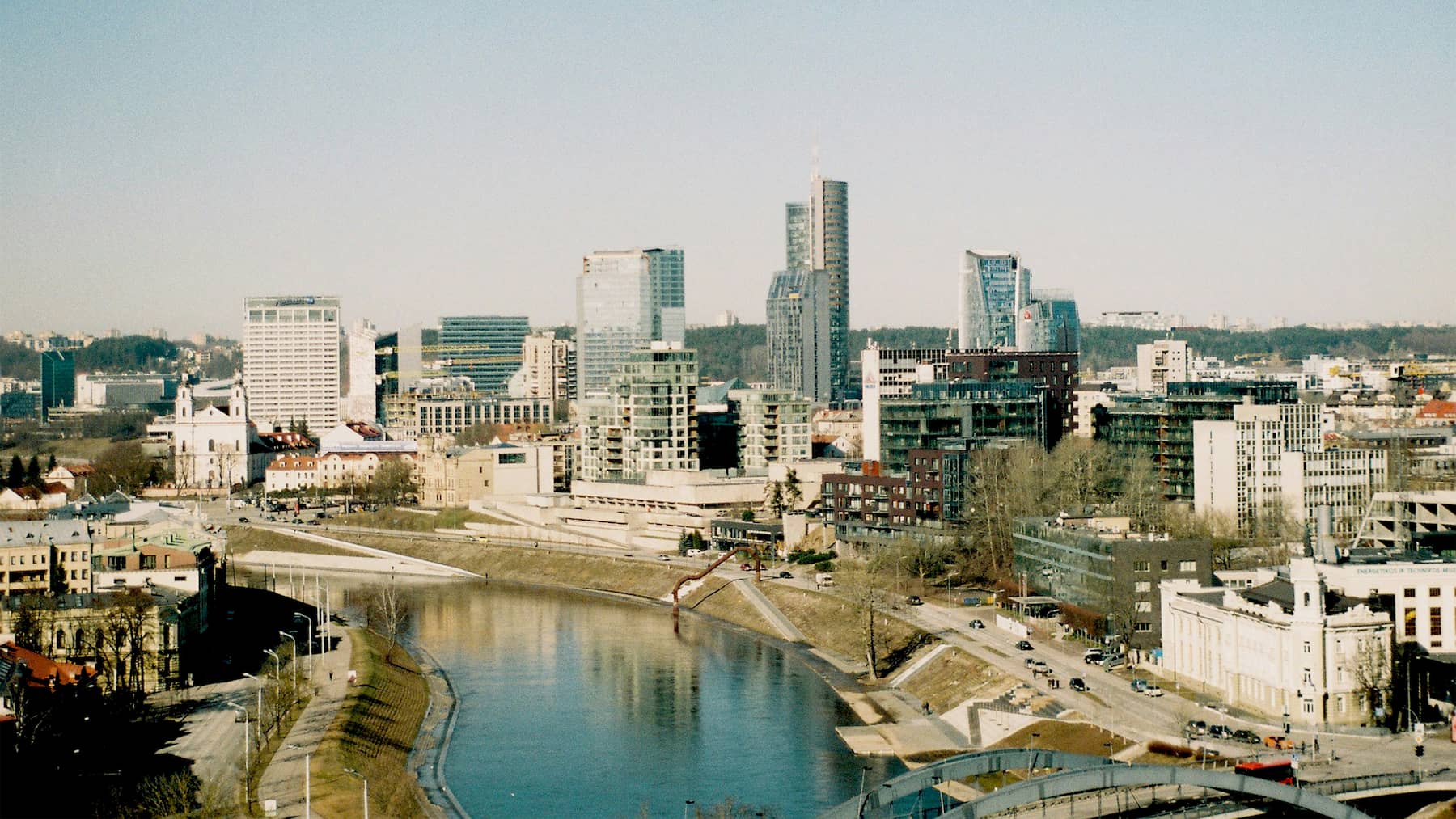 Vilniaus miesto panorama prie Neries